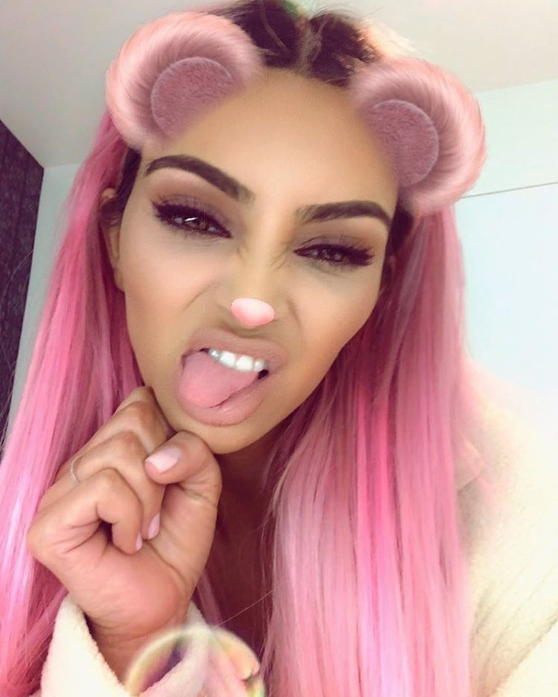 Kim Kardashian West’s new hair colour is striking pink and it’s definitely not a wig! - Smart Beauty Shop